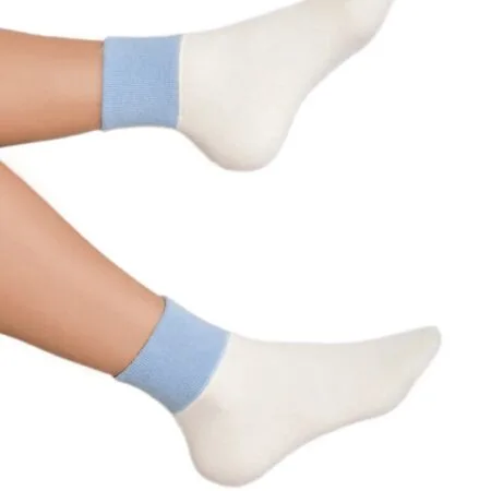 Patucos de angora